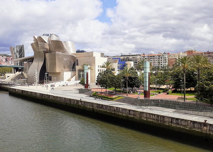 Guggenheim Museum Bilbao photo