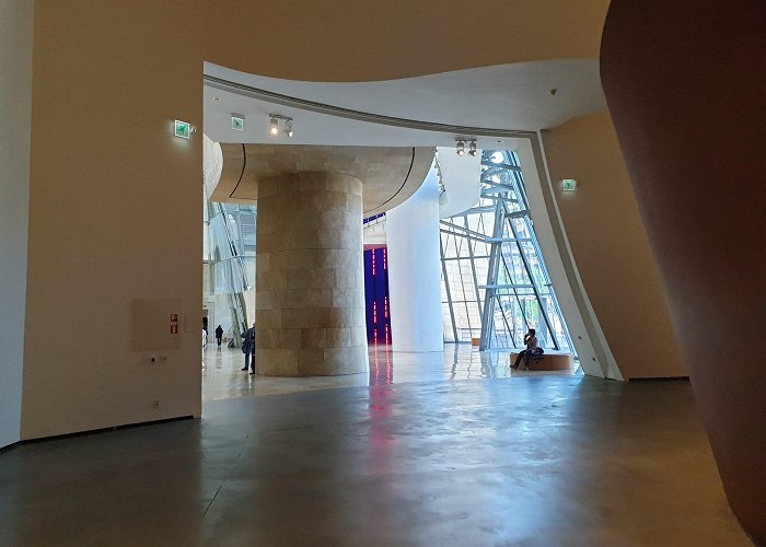 Guggenheim Museum Bilbao photo