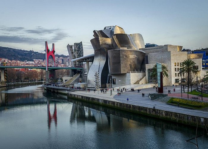 Guggenheim Museum Bilbao photo