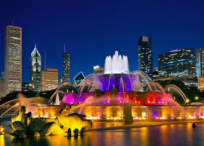 Buckingham Memorial Fountain photo