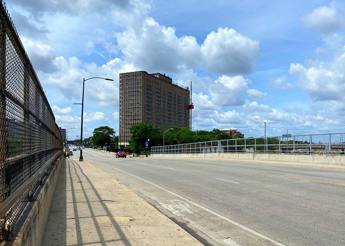 Illinois Medical District Station photo