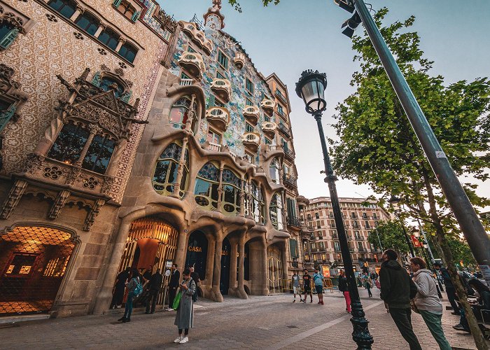 Casa Batlló The restoration of the facade of Casa Batlló ends photo