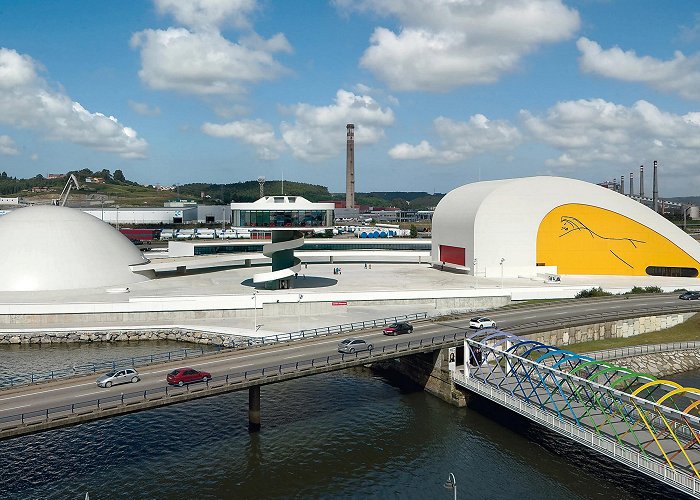 Centro cultural Oscar Niemeyer Cultural Center, Avilés - Oscar Niemeyer | Arquitectura Viva photo