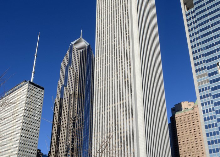 Aon Center File:2020-01-01 4904x7356 chicago aon center.jpg - Wikipedia photo