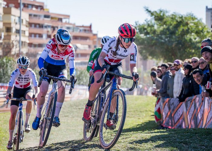 The Benidorm Cross Spain Women's UCI CX WC Finish Was The Most Exciting Thing That Happened ... photo