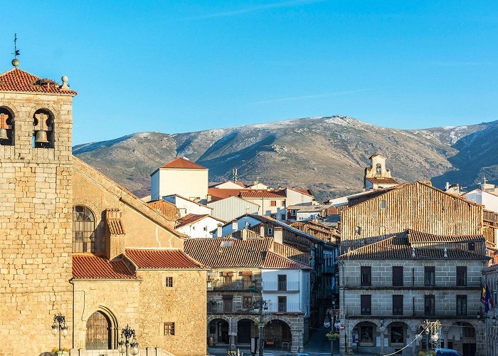 Parroquia de Santa Maria la Mayor Béjar, la villa de Salamanca donde se escapan las estrellas del ... photo