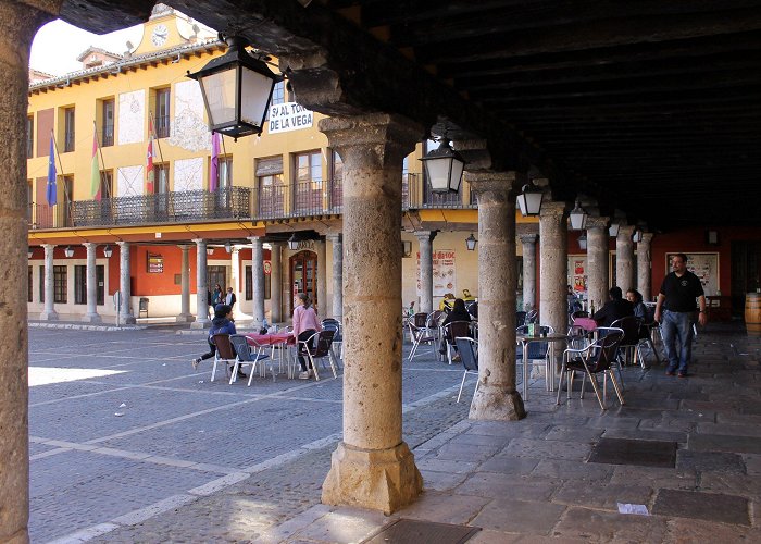 plaza mayor de tordesillas Plaza Mayor Tordesillas - Experiencias de Enoturismo | Turismo del ... photo