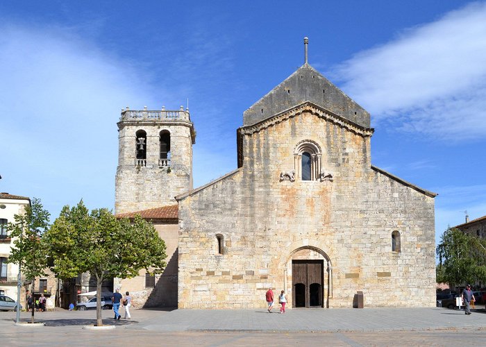 Parroquia de Sant Vicenc Sant Pere y Sant Vicenç de Besalú photo