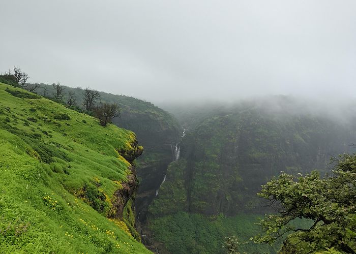 Echo Point Malshej Ghat : r/IncredibleIndia photo