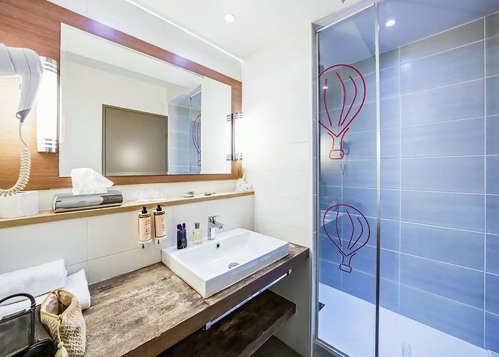 Albon-Senaud Golf Course Mercure Vienne Sud Chanas, Chanas : hotel during the day - Dayuse.com photo