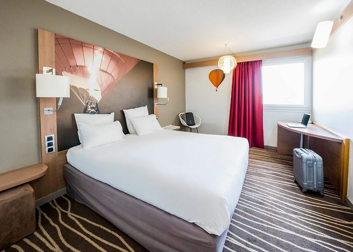 Albon-Senaud Golf Course Mercure Vienne Sud Chanas, Chanas : hotel during the day - Dayuse.com photo