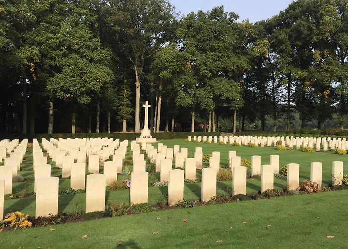 Edese Golfclub Airborne Cemetery Tours - Book Now | Expedia photo