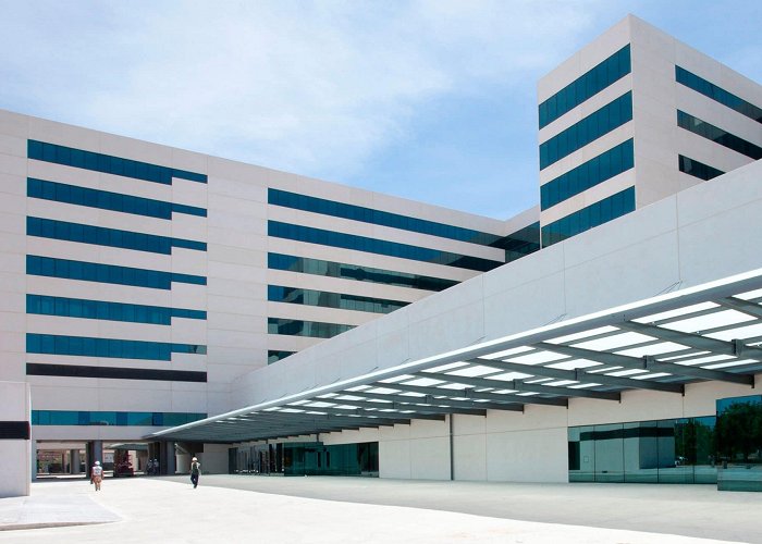 La Fe University and Polytechnic Hospital New Hospital La Fe – Ramon Esteve photo