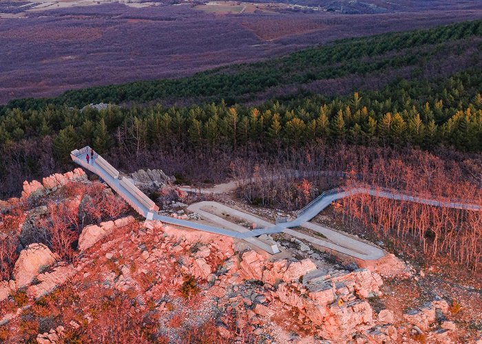 El Mirador Mirador Peñas Llanas en Riaza - Antonio López Díaz Ana López ... photo