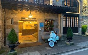 Hotel Santillana ซันติยานาเดลมาร์ Exterior photo