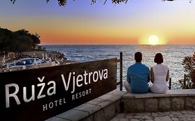 Ruza Vjetrova - Wind Rose Hotel Resort โดบราวอดา Exterior photo