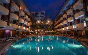 โรงแรม บารอน บีช Pattaya Exterior photo