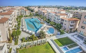 เอลิเซีย พาร์ค ลักชัวรี โอลิเดย์ เรสซิเดนซ์ Aparthotel Paphos Exterior photo