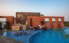 Hotel Park Elanza โคอิมบาทอร์ Exterior photo