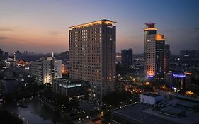 โรงแรมสวิสโซเทล คุนชาน คุนซาน Exterior photo