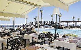 Mercure Cyprus Casino Hotels & Wellness Resort ไคริเนีย Restaurant photo