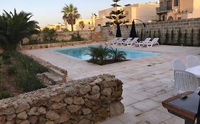 Beautifully Converted Farmhouse Villa In Gozo With Large Pool And Outdoor Area อาร์บ Exterior photo