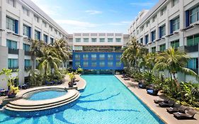โรงแรมโนโวเทล มางกา ดัว จาการ์ตา Exterior photo