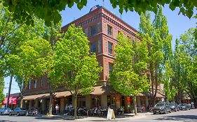 Mcmenamins Hotel Oregon แม็คมินวิลล์ Exterior photo