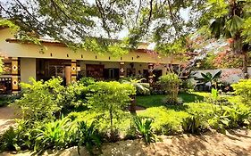 Hotel Casa Sinkinling Gambia เซเรคุงดา Exterior photo