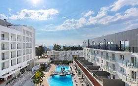อเนมี โฮเต็ล แอนด์ สวีท Hotel Paphos Exterior photo