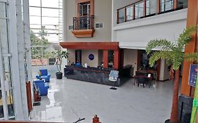 โรงแรมดาฟาม เซมารัง เซอมารัง Exterior photo