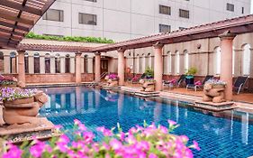 คราวน์ พลาซ่า กรุงเทพ สวนลุมพินี Hotel กรุงเทพมหานคร Exterior photo