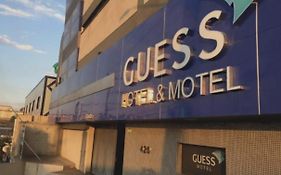 Guess Hotel & Motel กัวรูยุส Exterior photo