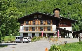 Hotel Et Centre De Vacances Le Choucas Sixt-Fer-a-Cheval Exterior photo