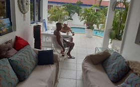 Palmita Hostel Aruba โอรันเยสตัด Exterior photo