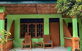 Wisma Batu Mandi Trekking Only Hotel บูกิตลาวัง Exterior photo