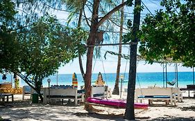 Soul Breeze Beach Resort เดียนีบีช Exterior photo