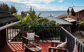 Ngahu Bungalows Alojamiento Frente Al Mar En El Centro De Rapa Nui อังกาโรอา Exterior photo