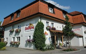 Mayers Waldhorn - Zwischen Reutlingen Und Tuebingen Hotel Exterior photo