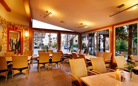 Hotel Restaurant Meteora ทือบิงเงิน Exterior photo