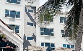 The Tryst Beachfront Hotel ซานฮวน Exterior photo