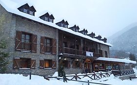 Alberg Les Daines Hostel เอสปอต Exterior photo