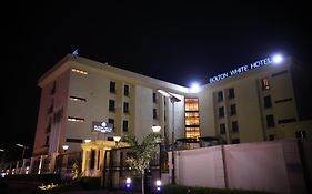 Bolton White Hotel - อาบูจา Exterior photo