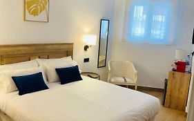 El Parador Del Cesar Boutique, Aparcamiento Gratis Hostel เมรีดา Exterior photo