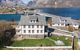 Sakrisoy Gjestegard - Manor House In Sakrisoy - Solbakken Anno 1880 Hotel ไรเนอ Exterior photo