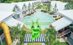 แดช บ๊อกซ์ โฮเต็ล ไซเบอร์จายา Hotel Exterior photo