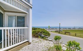 Breezy Oak Bluffs Condo - Steps To Inkwell Beach! Exterior photo