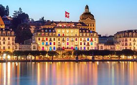 โรงแรมชไวเซอร์โฮฟ ลูเซิร์น Lucerne Exterior photo