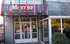 Hotel Merriot บันยาลูกา Exterior photo