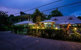 Zerof Guest House ลาดิก Exterior photo